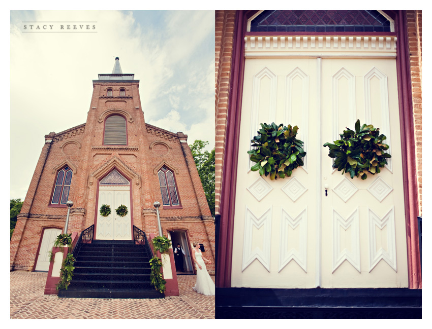 Photos of the southern shabby chic vintage wedding of Rebecca Becca Weathers and Erik Fite at the Carnegie Library in historic downtown Jefferson by Dallas wedding photographer Stacy Reeves