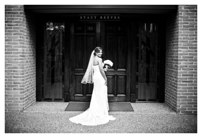 wedding of Stacy Bilnoski and John Matthew McEnaney in Houston by Dallas wedding photographer Stacy Reeves